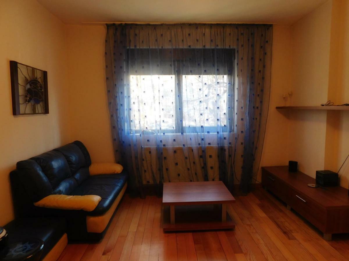 Nicole'S Apartment Bucharest Exterior photo