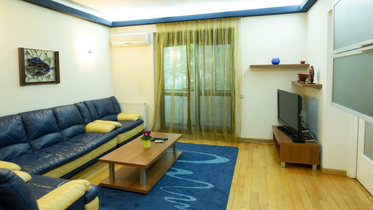 Nicole'S Apartment Bucharest Exterior photo